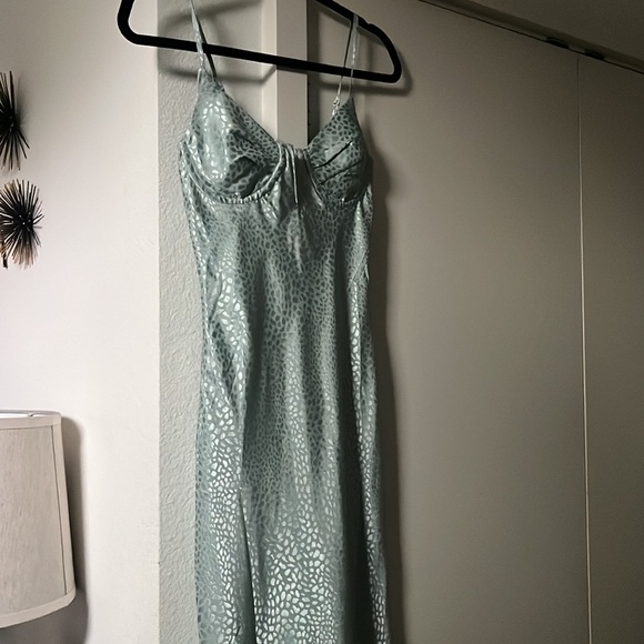 Princess Polly midi dress - Picture 4 of 7